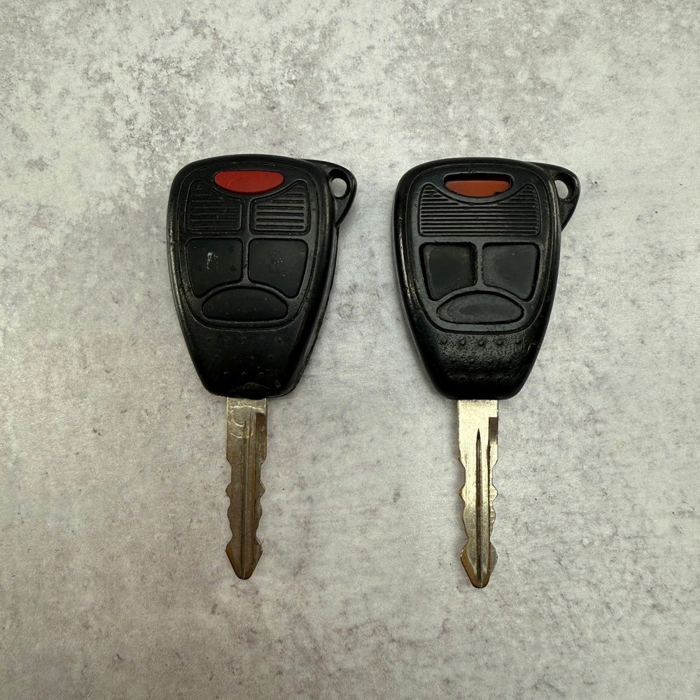 Chrysler Jeep Dodge 4-Button Key Fob OHT692713AA 05026112AB Untested Parts 2pc